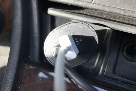 test-avis-chargeur-iphone-allume-cigare-syncwire-9.jpg, 2011 test-avis-chargeur-iphone-allume-cigare-syncwire-9.jpg