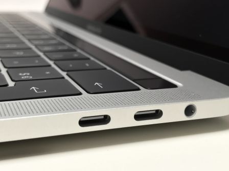 test-avis-macbook-pro-touch-bar-12.jpg, 2011 test-avis-macbook-pro-touch-bar-12.jpg