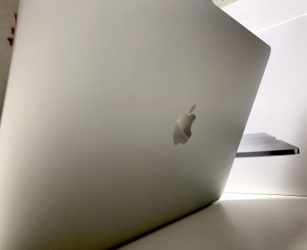 test-avis-macbook-pro-touch-bar-14.jpg, 2011 test-avis-macbook-pro-touch-bar-14.jpg