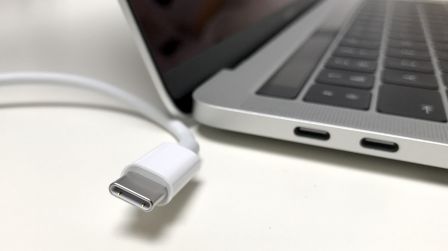 test-avis-macbook-pro-touch-bar-15.jpg, 2011 test-avis-macbook-pro-touch-bar-15.jpg