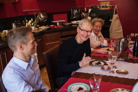 tim-cook-paris-vizeat.jpg, 2011 tim-cook-paris-vizeat.jpg