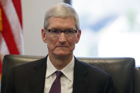 tim-cook-tete-trump-2.jpg, 2011 tim-cook-tete-trump-2.jpg