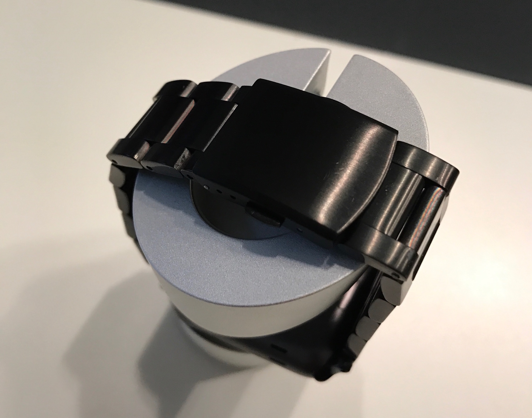 Test : que vaut le bracelet Apple Watch à mailles acier Jetech, vendu moins  de 17 euros ?