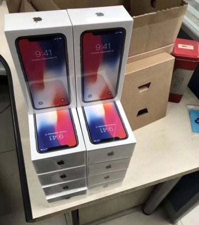 boites-expedition-iphone-X-1.jpg, 2011 boites-expedition-iphone-X-1.jpg