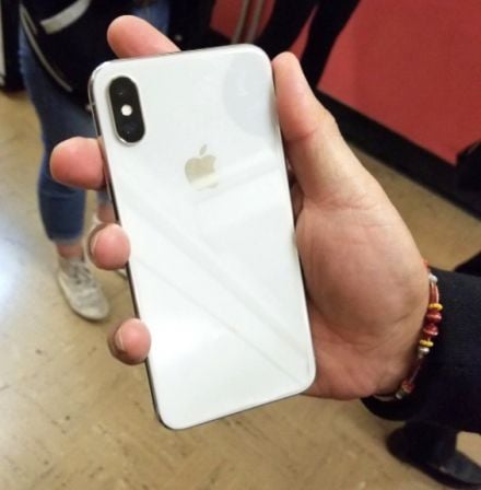 iphone-x-face-arriere-modele-blanc-argent.jpg, 2011 iphone-x-face-arriere-modele-blanc-argent.jpg