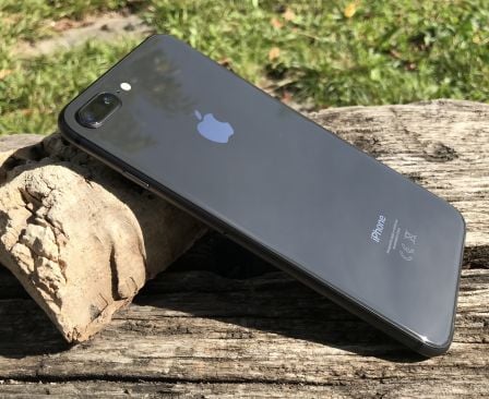 photos-iphone-8-plus-gris-noir-20.jpg, 2011 photos-iphone-8-plus-gris-noir-20.jpg