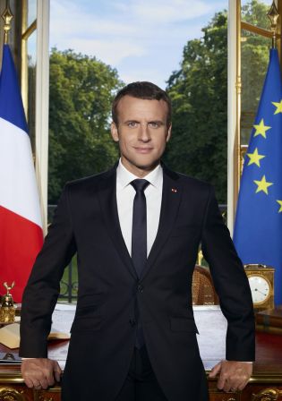 portrait-macron-iphone-1.jpg, 2011 portrait-macron-iphone-1.jpg