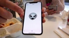 video-iphone-X-10.jpg, 2015 video-iphone-X-10.jpg
