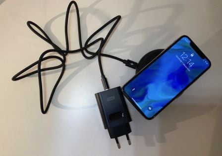 test-avis-chargeur-qi-sans-fil-ravpower-7-5-W-rapide-11.jpg, 2011 test-avis-chargeur-qi-sans-fil-ravpower-7-5-W-rapide-11.jpg