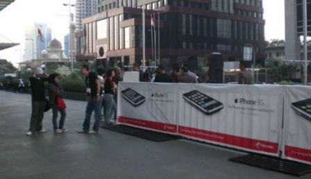 iPhone_en_Indonesie.jpeg, mar 2009 iPhone_en_Indonesie.jpeg