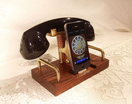 iPhone-Dock-and-Handset-1.jpg