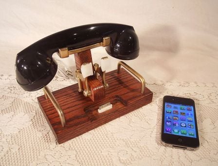 iPhone-Dock-and-Handset-2.jpg