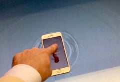 apple-store-table-eau.jpg, 2015 apple-store-table-eau.jpg