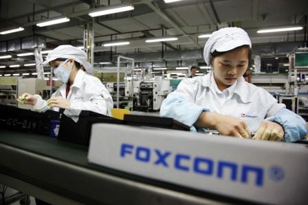 foxconn-sharp-rachat-2.jpg, 2016 foxconn-sharp-rachat-2.jpg