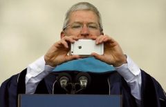tim-cook-photo-loupee-1.jpg, 2016 tim-cook-photo-loupee-1.jpg