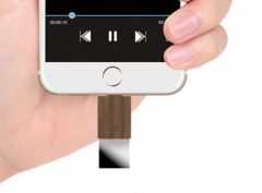 corsdrive-cle-usb-lightning-micro-sd-iphone-1.jpg, 2016 corsdrive-cle-usb-lightning-micro-sd-iphone-1.jpg