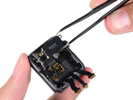 ifixit-demontage-apple-watch-series-2-4.jpg, 2016 ifixit-demontage-apple-watch-series-2-4.jpg