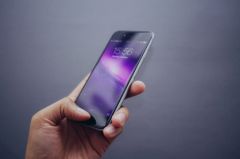 iphone-hand.jpg, 2016 iphone-hand.jpg