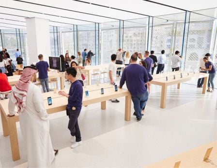 apple-store-dubai-mall-fontaine-3.jpg, 2017 apple-store-dubai-mall-fontaine-3.jpg