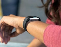 fitbit-alta-hr-bracelet-connecte-2.jpg, 2017 fitbit-alta-hr-bracelet-connecte-2.jpg