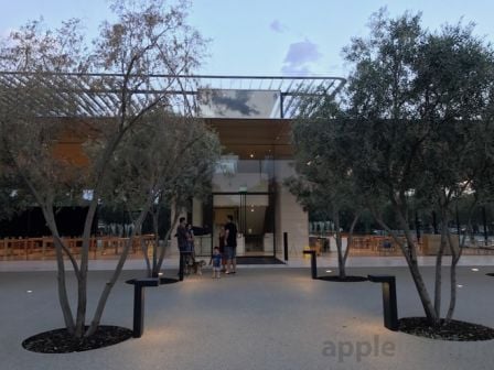 centre-visiteurs-apple-park-2.jpg, 2017 centre-visiteurs-apple-park-2.jpg