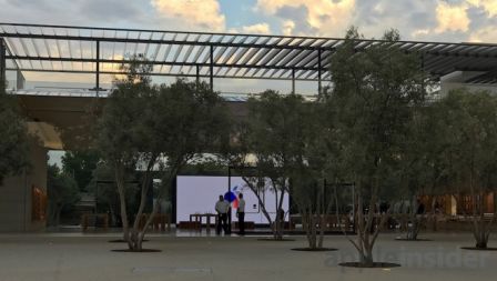 centre-visiteurs-apple-park-5.jpg, 2017 centre-visiteurs-apple-park-5.jpg