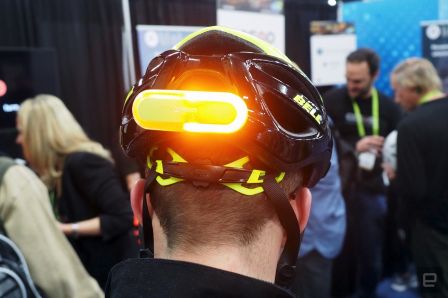 cosmo-connected-bike-avertisseur-casque-velo-feu-arriere-connecte-iphone-ces-1.jpg, 2017 cosmo-connected-bike-avertisseur-casque-velo-feu-arriere-connecte-iphone-ces-1.jpg