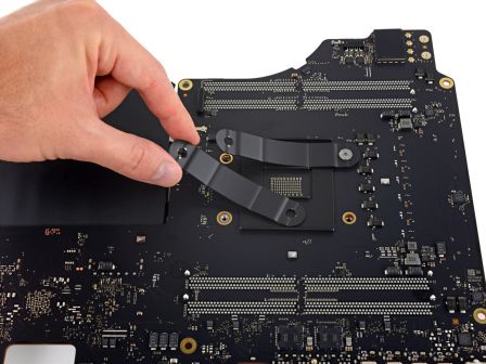 ifixit-demonte-imac-pro-puce-mysterieuse-reparabilite-faible-8954523.jpg, 2017 ifixit-demonte-imac-pro-puce-mysterieuse-reparabilite-faible-8954523.jpg