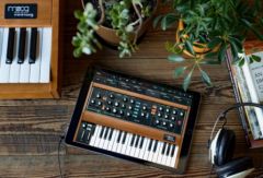moog-minimoog-app-iphone-ipad-2.jpg, 2018 moog-minimoog-app-iphone-ipad-2.jpg