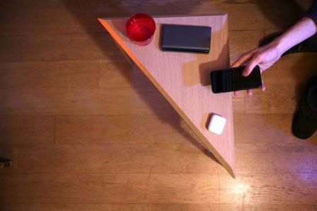 projet-kickstarter-table-recharge-bois-sans-fil-qi-iphone-1.jpg, 2018 projet-kickstarter-table-recharge-bois-sans-fil-qi-iphone-1.jpg