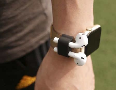 elago-wrist-fit-apple-watch-airpods-1.jpg, 2018 elago-wrist-fit-apple-watch-airpods-1.jpg