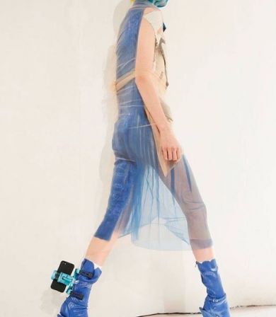 galliano-createur-mode-iphone-cheville-poignet-2.jpg, 2018 galliano-createur-mode-iphone-cheville-poignet-2.jpg