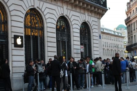 apple-store-ouverture-queue.jpg, 2015 apple-store-ouverture-queue.jpg