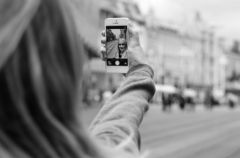 selfie-iphone.jpg, 2015 selfie-iphone.jpg