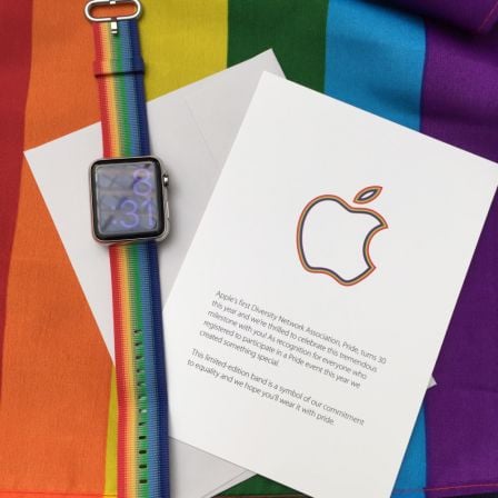 apple-watch-bracelet-gay-pride-1.jpg