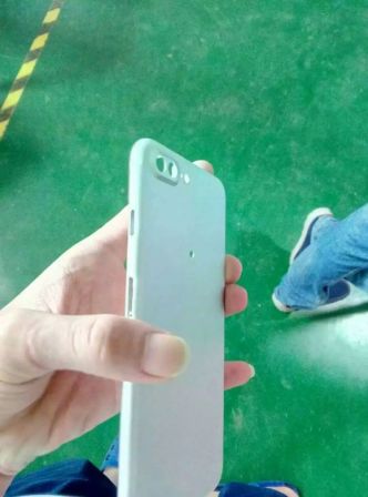 iphone-7-plus-coque-foxconn-2.jpg, 2016 iphone-7-plus-coque-foxconn-2.jpg