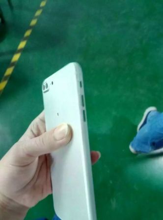 iphone-7-plus-coque-foxconn-3.jpg, 2016 iphone-7-plus-coque-foxconn-3.jpg