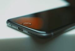 oled-iphone-samsung.jpg, 2016 oled-iphone-samsung.jpg