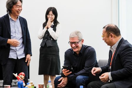 tim-cook-nintendo-super-mario-run.jpg, 2016 tim-cook-nintendo-super-mario-run.jpg