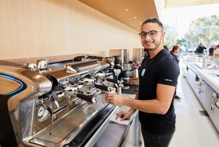 apple-park-visitor-center-cafe.jpg, 2017 apple-park-visitor-center-cafe.jpg