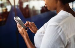 femme-smarphone.jpg, 2018 femme-smarphone.jpg