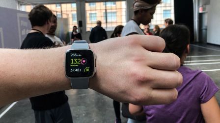 fitbit-smartwatch-versa-1.jpg, 2018 fitbit-smartwatch-versa-1.jpg