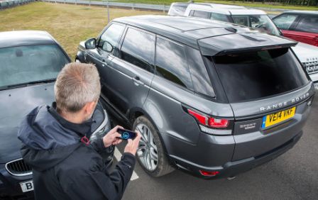 Land-Rover-commande-avec-iPhone-002.jpg, 2011 Land-Rover-commande-avec-iPhone-002.jpg