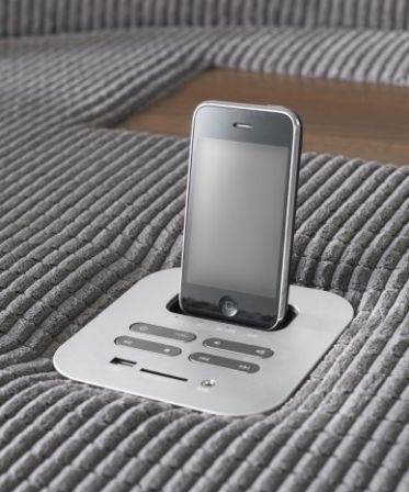 sound-sofa-iphone-dock-bluetooth-3.jpg