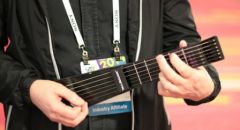 guitareminiature.jpg